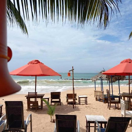 Blue Horizon Beach Hotel Tangalle Exteriör bild