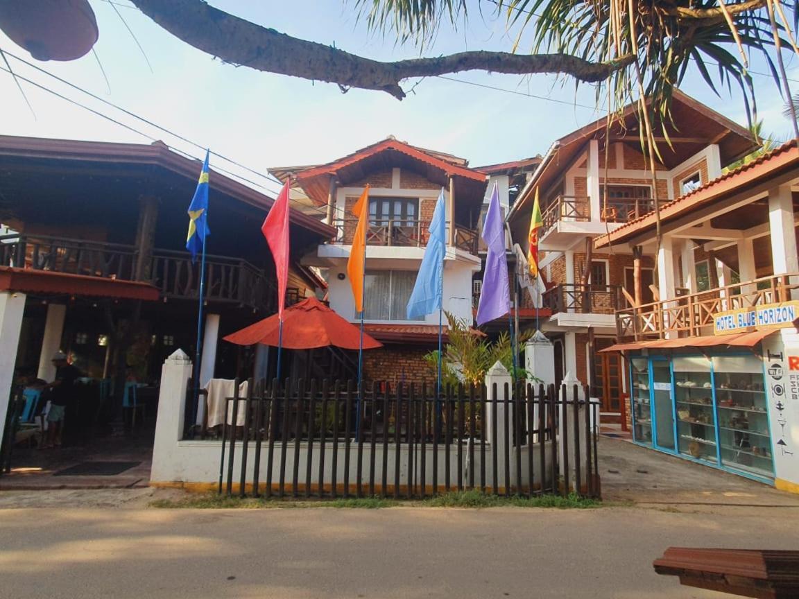 Blue Horizon Beach Hotel Tangalle Exteriör bild