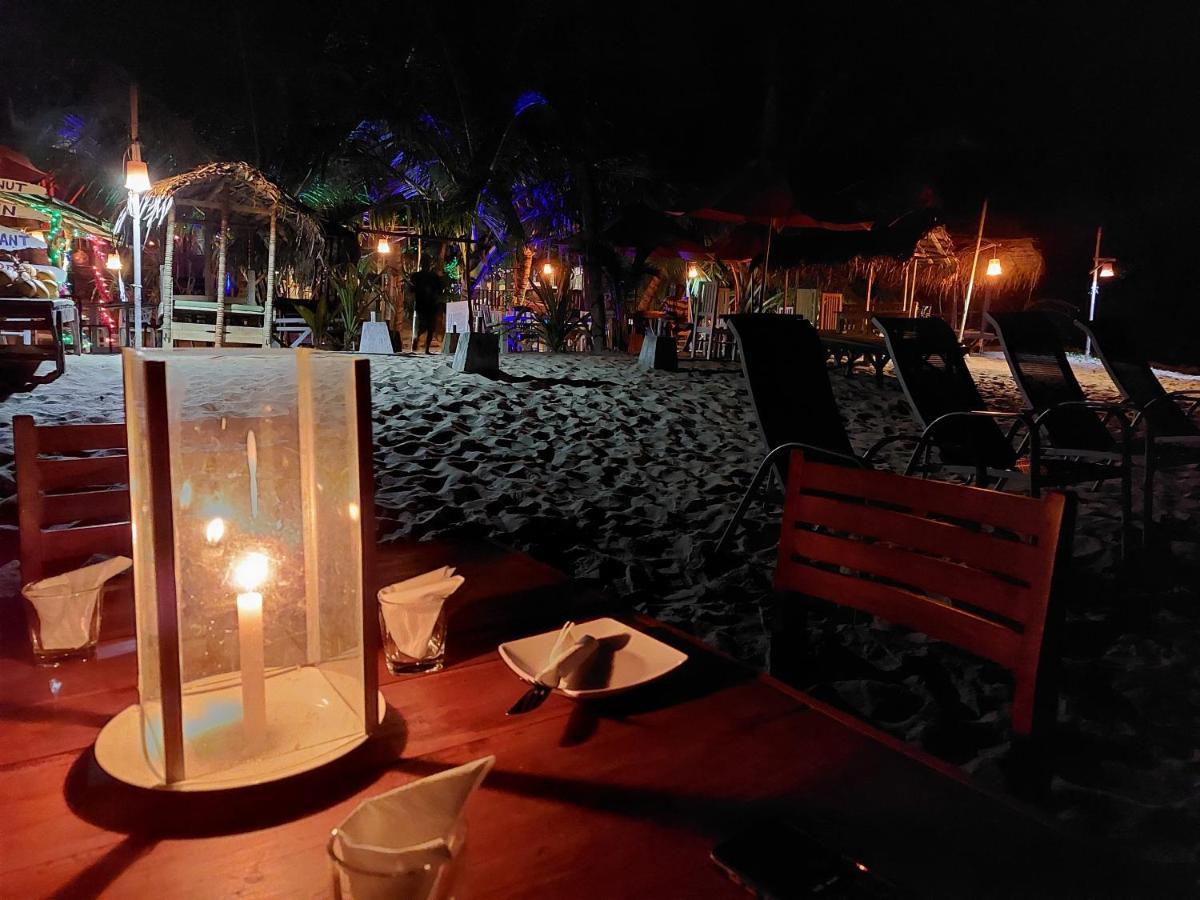 Blue Horizon Beach Hotel Tangalle Exteriör bild