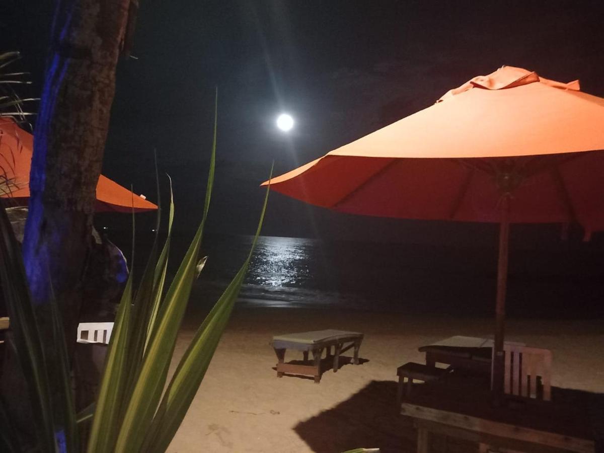 Blue Horizon Beach Hotel Tangalle Exteriör bild