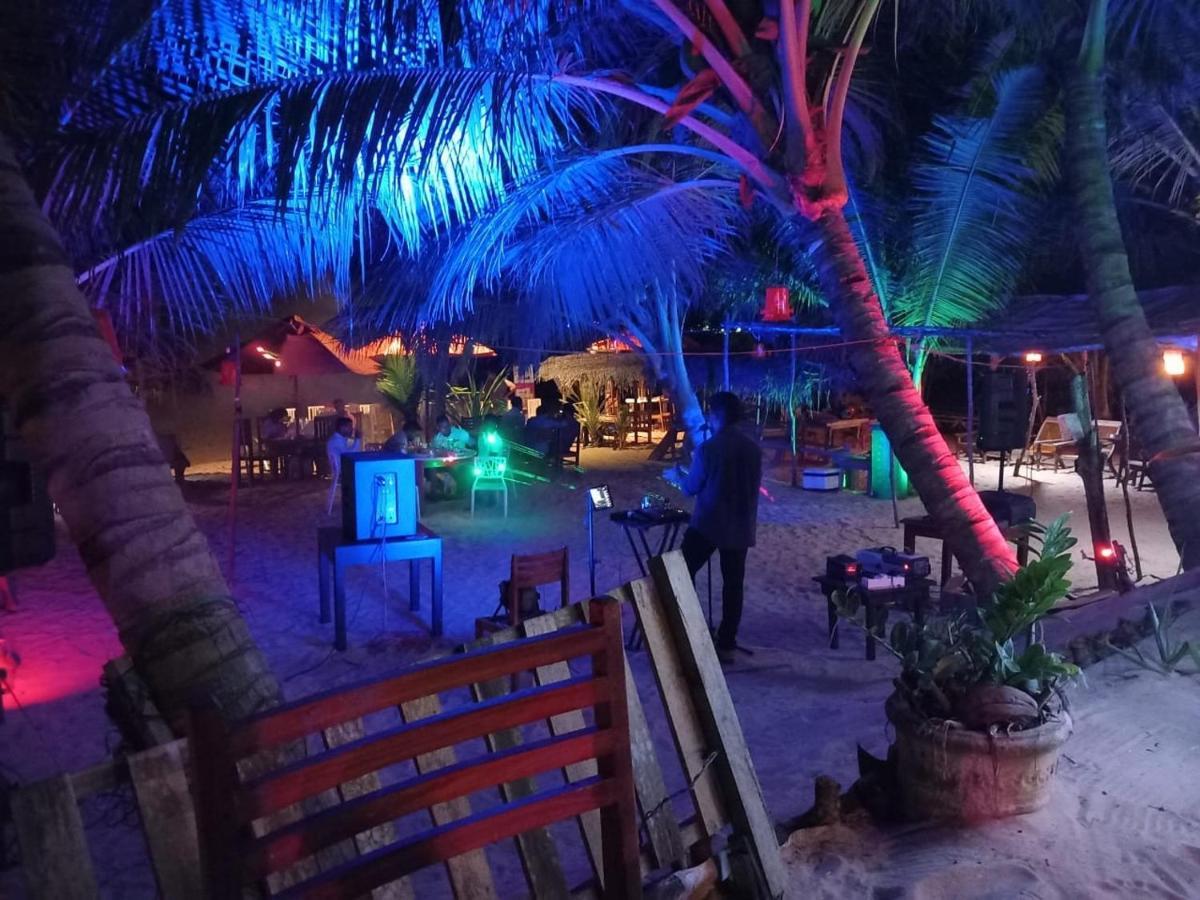 Blue Horizon Beach Hotel Tangalle Exteriör bild