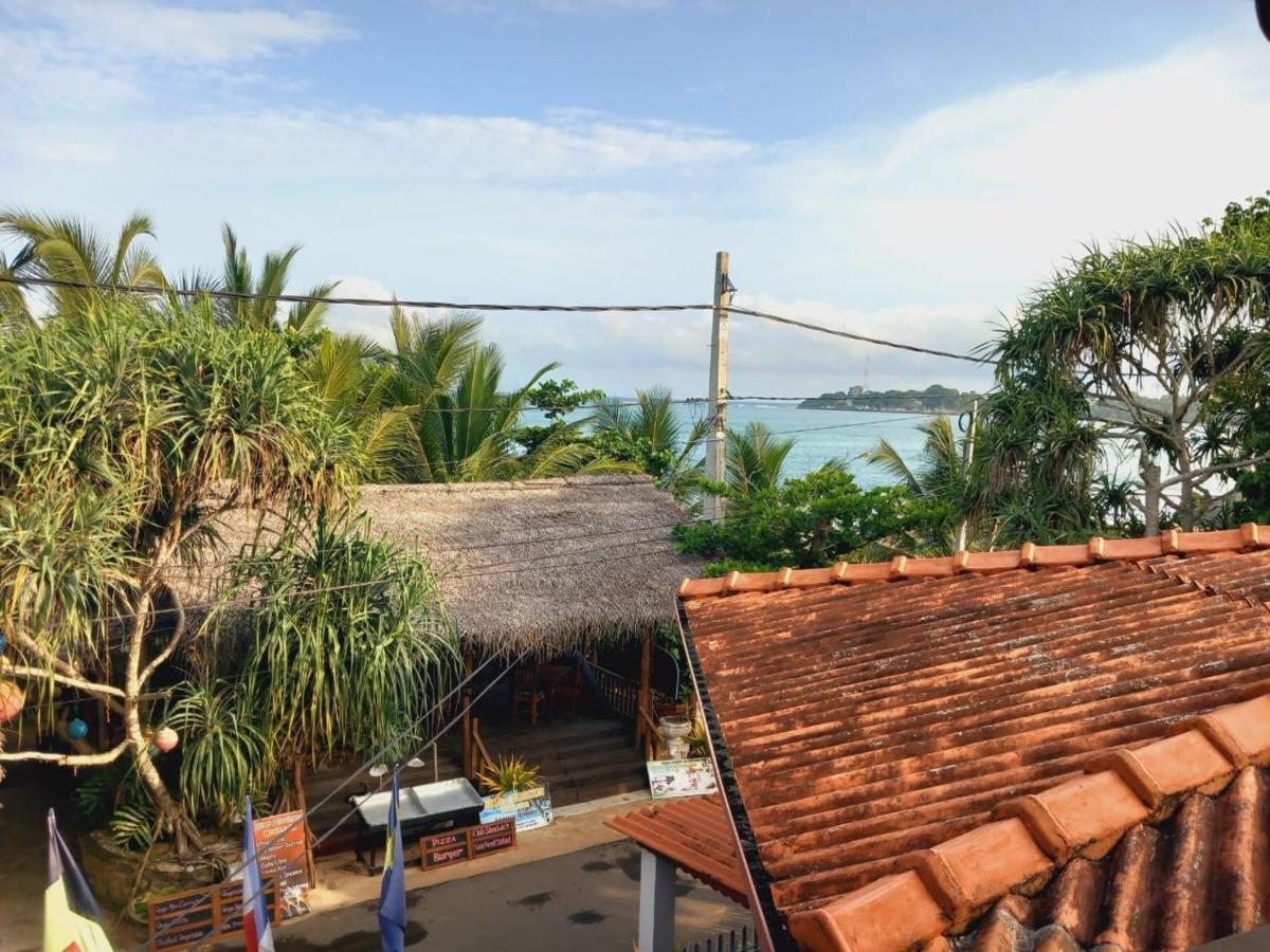 Blue Horizon Beach Hotel Tangalle Exteriör bild
