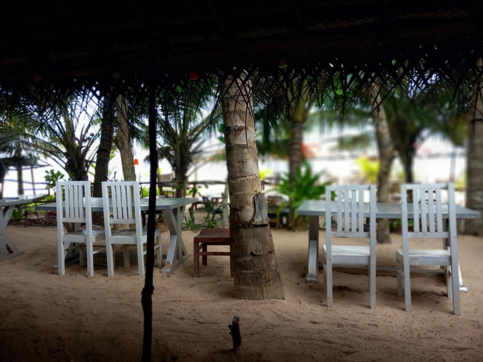Blue Horizon Beach Hotel Tangalle Exteriör bild