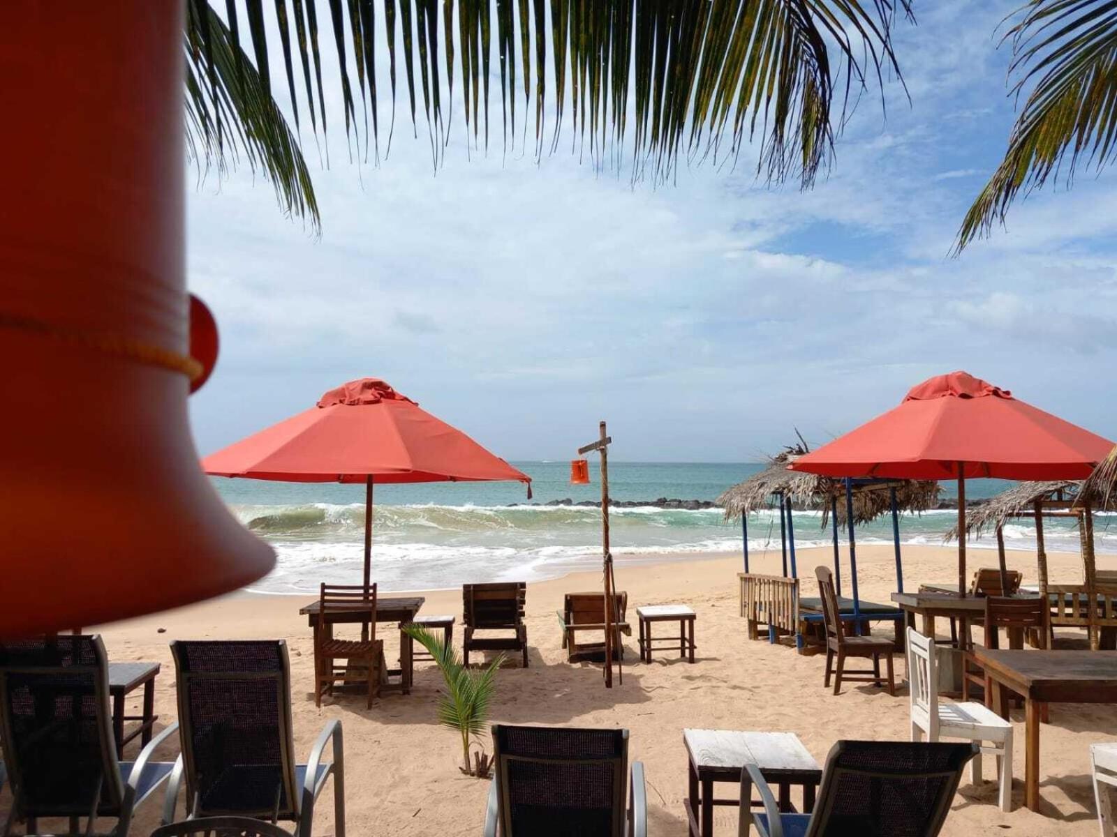 Blue Horizon Beach Hotel Tangalle Exteriör bild