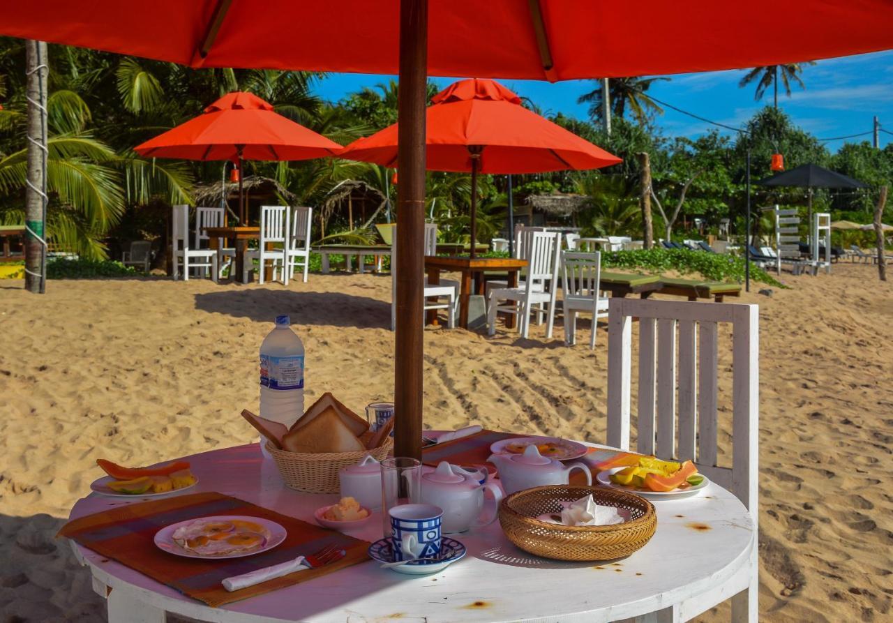 Blue Horizon Beach Hotel Tangalle Exteriör bild